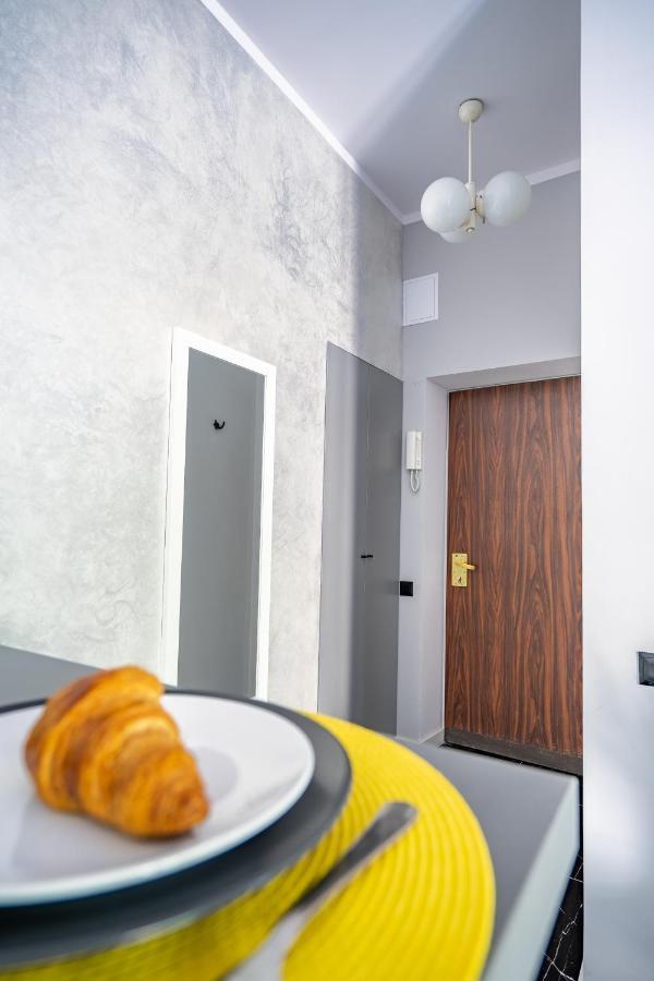 Stylish Studio In The Heart Of The City. Varsóvia Exterior foto